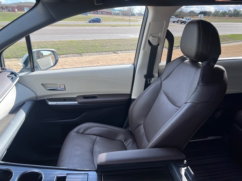 2024 Toyota Sienna Platinum