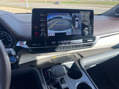 2024 Toyota Sienna Platinum