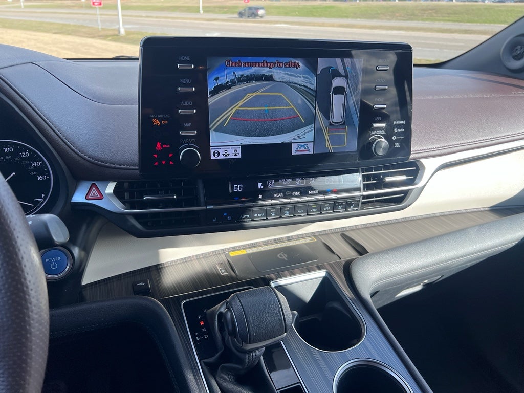 2024 Toyota Sienna Platinum