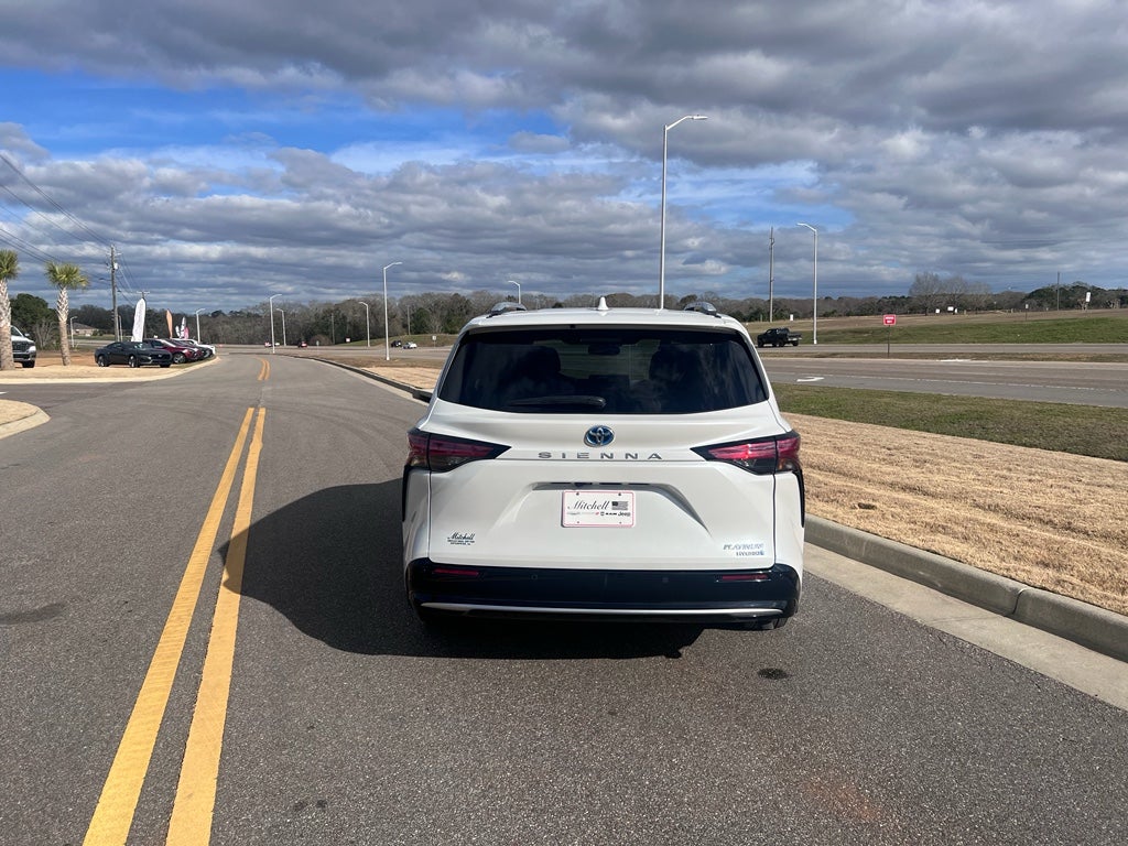 2024 Toyota Sienna Platinum