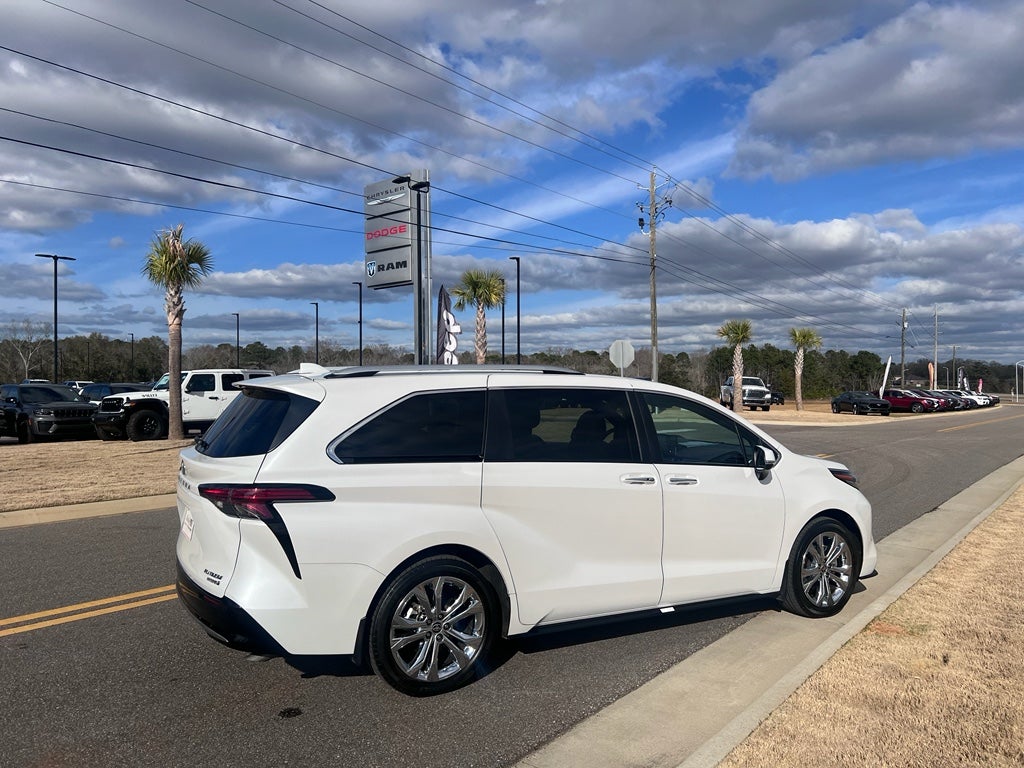 2024 Toyota Sienna Platinum