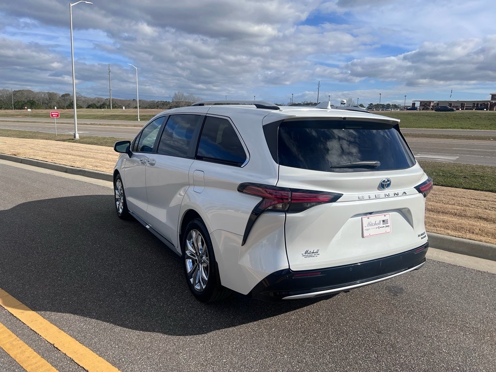 2024 Toyota Sienna Platinum