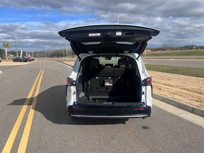 2024 Toyota Sienna Platinum