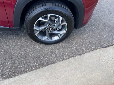 2024 Chevrolet Trax FWD LT