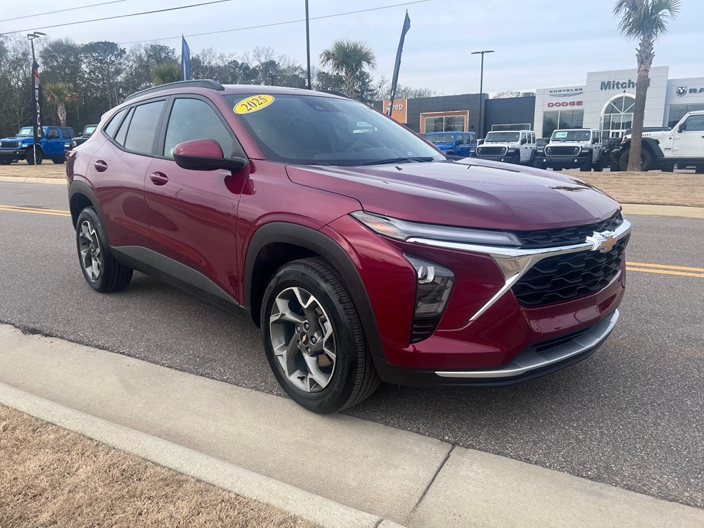 2025 Chevrolet Trax FWD LT