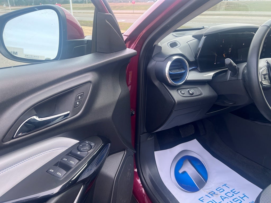 2025 Chevrolet Trax FWD LT