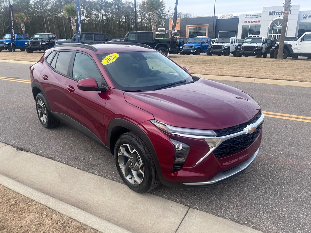 2025 Chevrolet Trax FWD LT