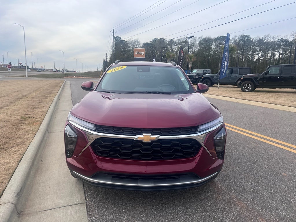 2025 Chevrolet Trax FWD LT
