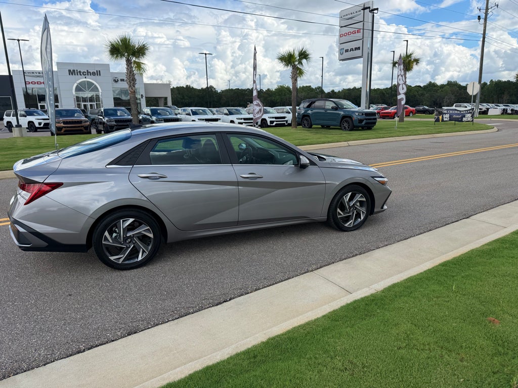 2024 Hyundai Elantra Limited