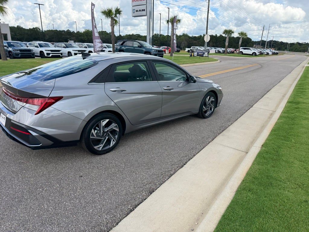 2024 Hyundai Elantra Limited