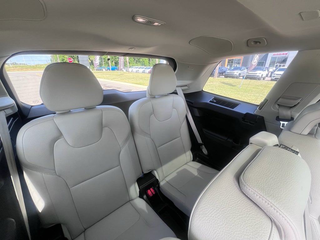 2023 Volvo XC90 Plus