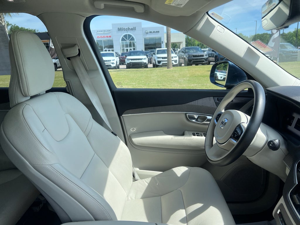 2023 Volvo XC90 Plus
