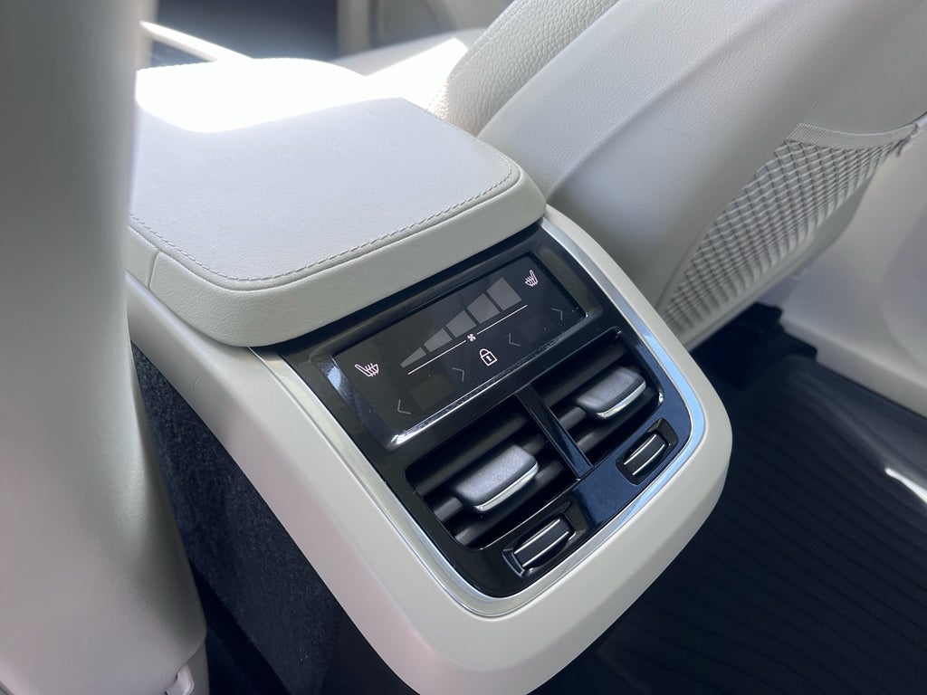 2023 Volvo XC90 Plus