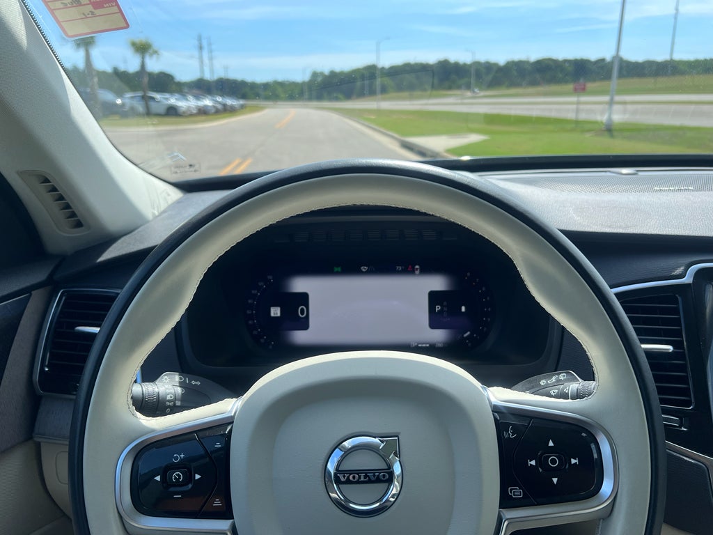 2023 Volvo XC90 Plus