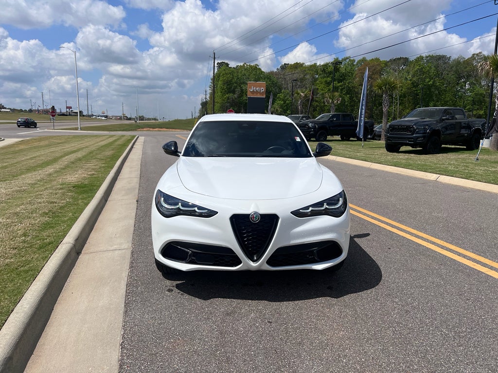 2024 Alfa Romeo Stelvio Sprint AWD